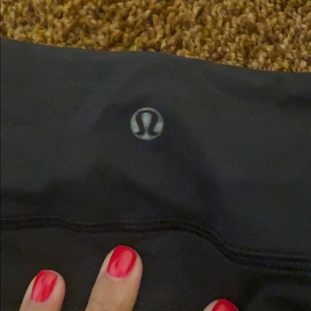 Lululemon cropped black yoga pants